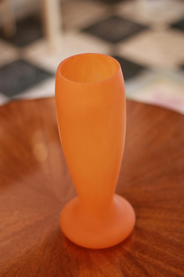 Grand vase vintage orange en verre