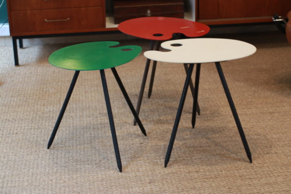 Rare ensemble de trois tables dites "pic-nic" par Lucien de Roeck pour l'expo 58 de Bruxelles.