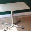 Table d'appoint pivotante et ajustable – Image 4