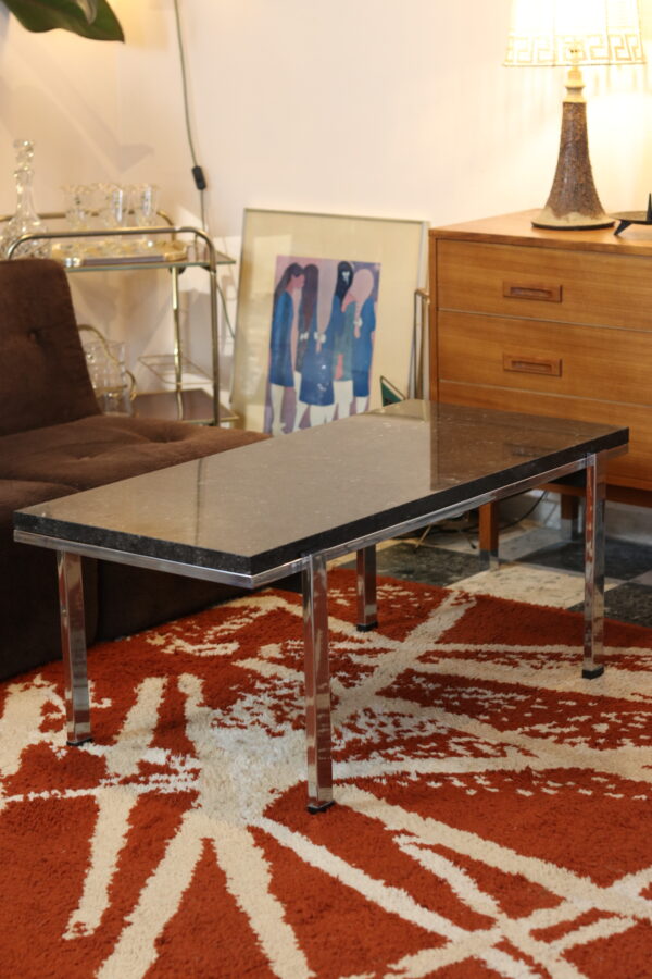 Table basse design 1970, chrome et pierre naturelle