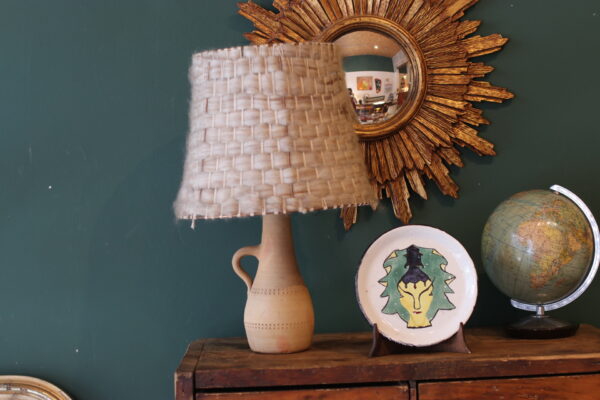 Lampe en terre cuite et abat-jour d’origine en laine – Image 2