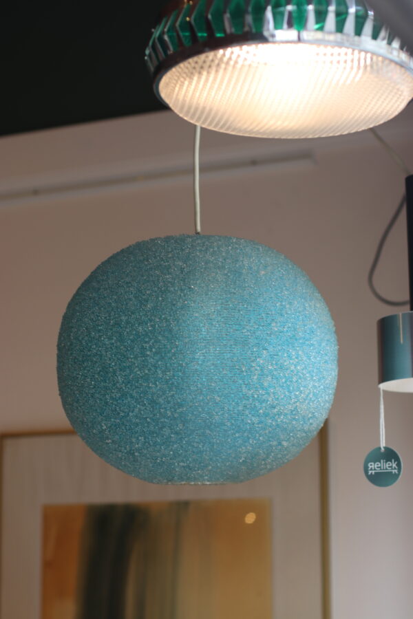 Suspension Sugarball Moon par Rotaflex, Belgique