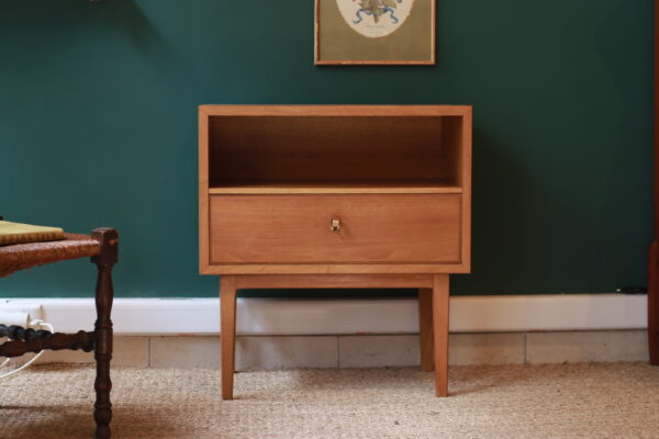 Table de nuit en bois et laiton, 1960 – Image 2