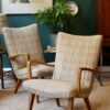 Paire de fauteuils vintage en pin et tissu chiné beige – Image 9