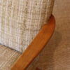 Paire de fauteuils vintage en pin et tissu chiné beige