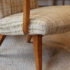 Paire de fauteuils vintage en pin et tissu chiné beige – Image 5