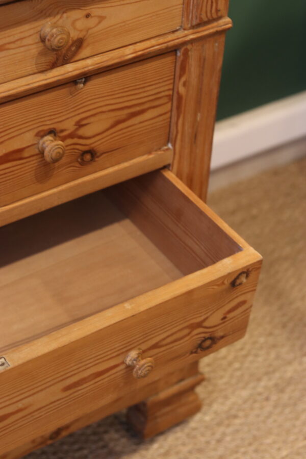 Commode ancienne en pitch pin, vers 1900 – Image 10
