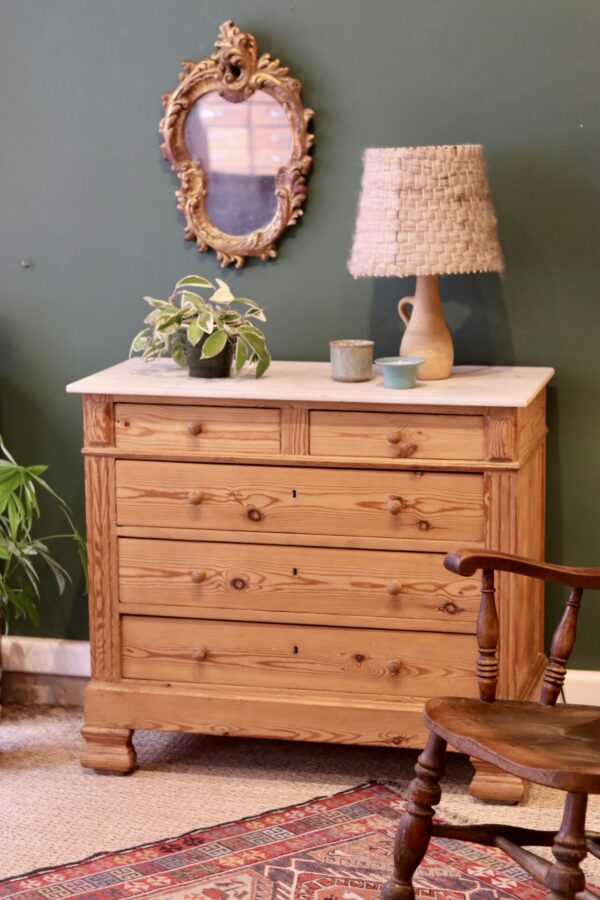 Commode ancienne en pitch pin, vers 1900 – Image 3