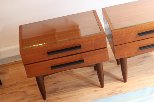 Paire de tables de nuit vintage en teck – Image 4