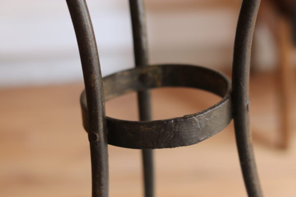 Guéridon de jardin en fer forgé – fin XIXe siècle – Image 3