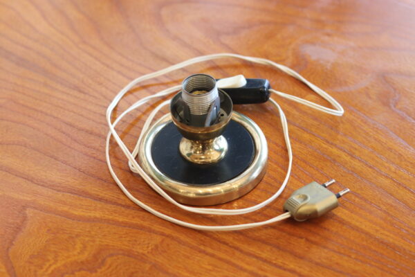 Petite lampe vintage au design fuselé