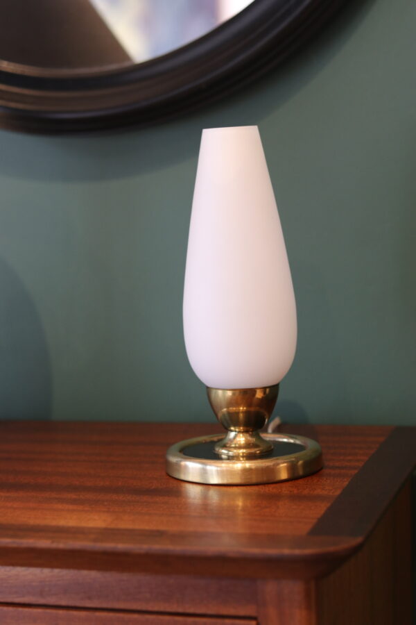 Petite lampe vintage au design fuselé