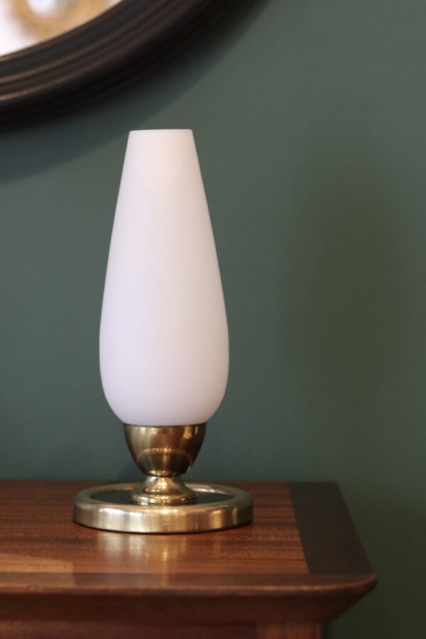 Petite lampe vintage au design fuselé – Image 3