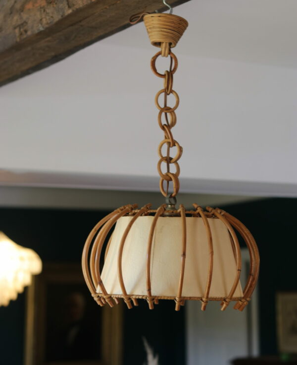 Suspension vintage en rotin et papier, dans le goût de Louis Sognot