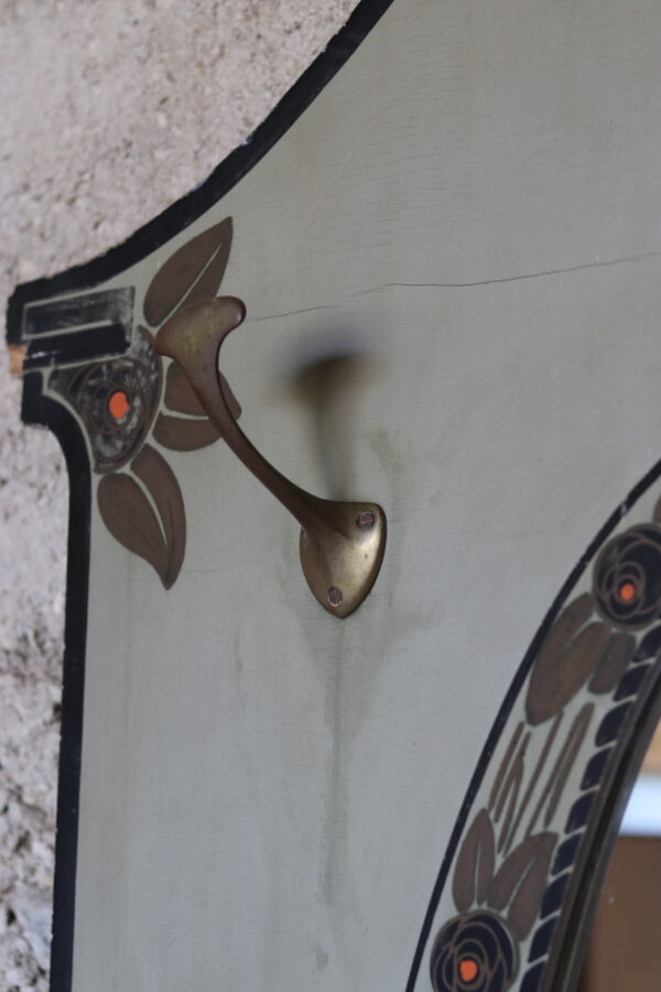 Grand vestiaire Art Deco en bois et laiton – Image 8