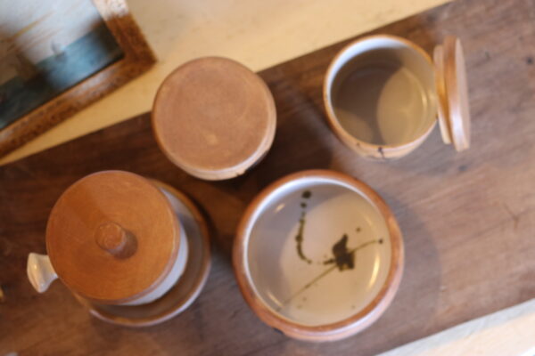 Service en grès tachiste, Poterie de la Colombe, années 50/60 – Image 4