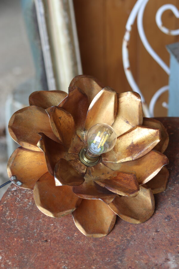 Plafonnier vintage en métal doré, en forme de fleur