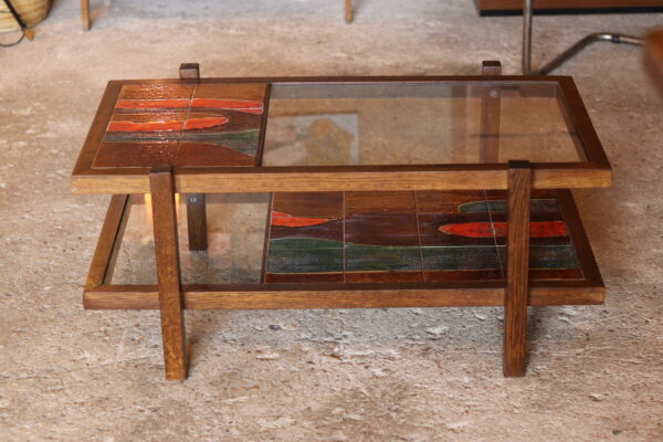 Table basse 1960 en chêne, céramique émaillée signée et verre – Image 7