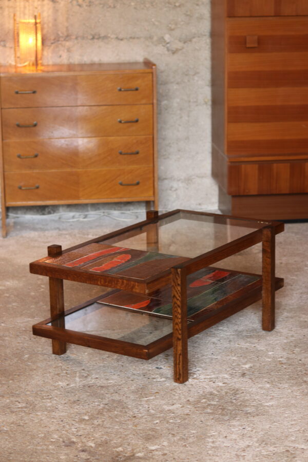 Table basse 1960 en chêne, céramique émaillée signée et verre – Image 6