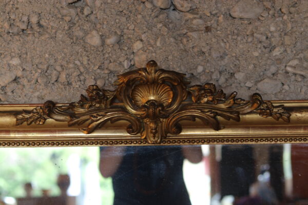 Grand miroir style Louis XVI, bois et stuc doré – Image 6
