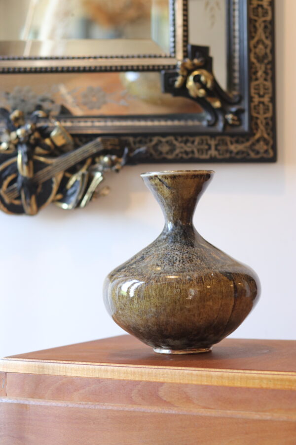 Vase en grès émaillé signé par le céramiste français Yves Rybczynski