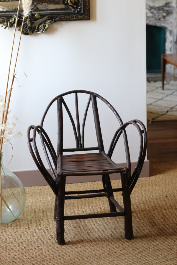 Fauteuil ancien en noisetier, travail artisanal rustique, vers 1920/40 – Image 7