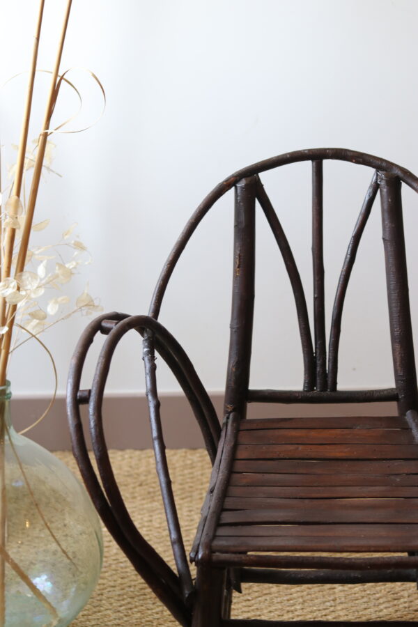 Fauteuil ancien en noisetier, travail artisanal rustique, vers 1920/40 – Image 8