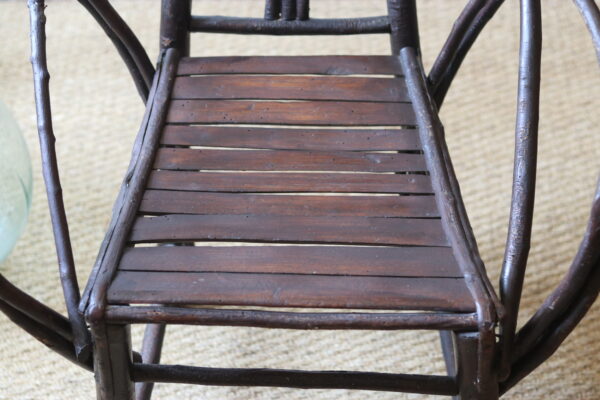 Fauteuil ancien en noisetier, travail artisanal rustique, vers 1920/40 – Image 5