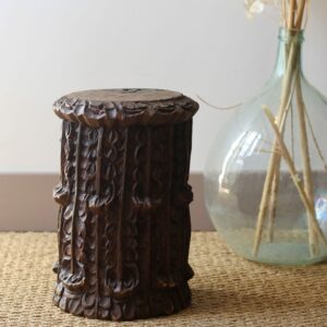 Socle ancien en bois sculpté, Wabi Sabi