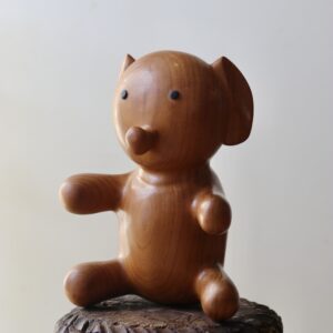 Éléphanteau sculpté en teck massif, design scandinave, vers 1970