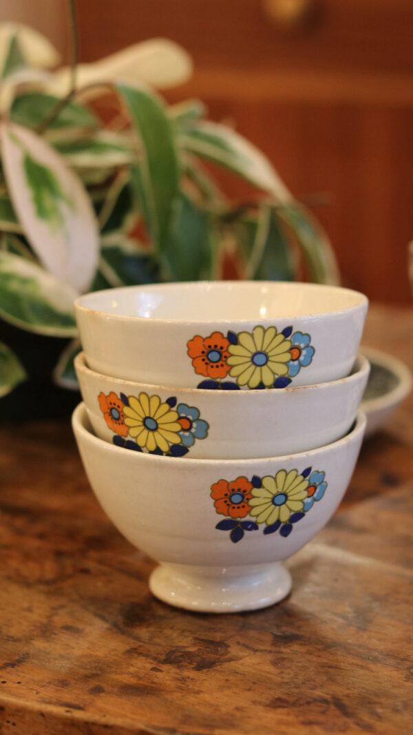 3 bols vintage aux motifs de fleurs stylisées – Image 3