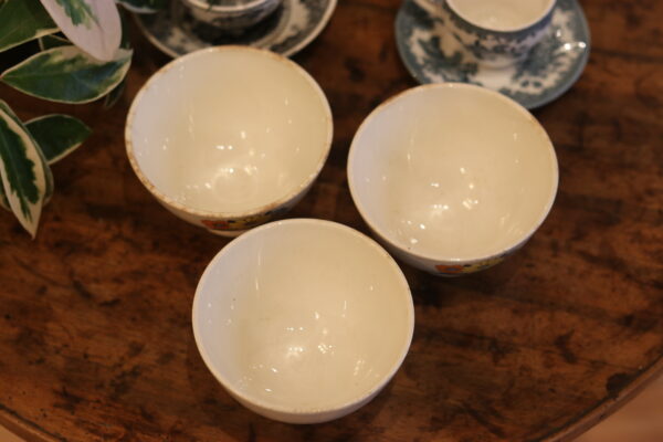 3 bols vintage aux motifs de fleurs stylisées – Image 4