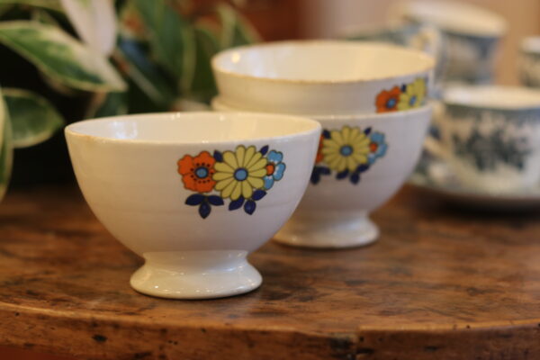 3 bols vintage aux motifs de fleurs stylisées