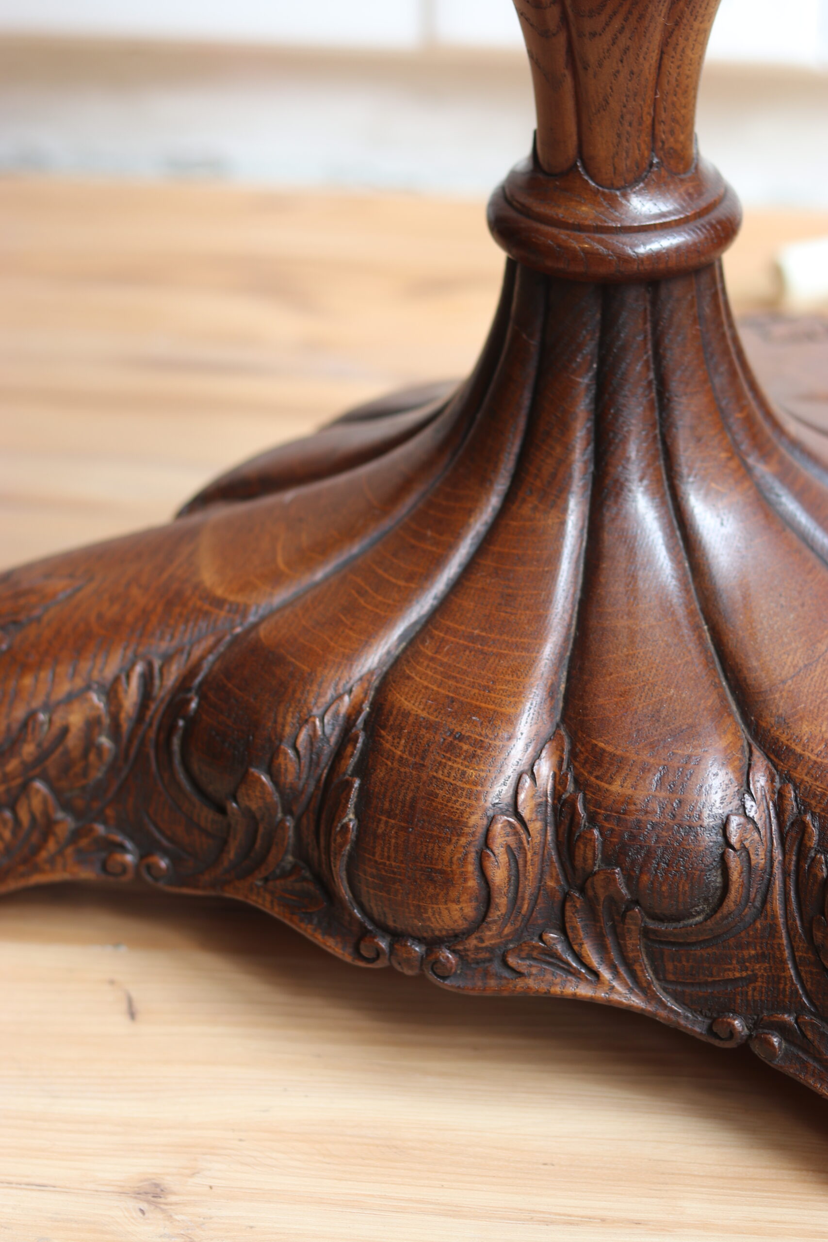 Lampadaire en chêne sculpté Art Nouveau, années 1920 – Image 11