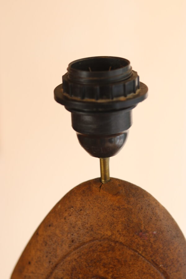 Pied de lampe en pierre sculptée, circa 1970 – Image 5