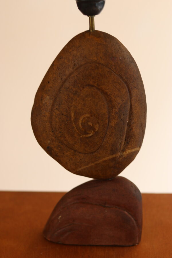 Pied de lampe en pierre sculptée, circa 1970 – Image 6