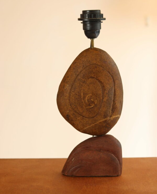 Pied de lampe en pierre sculptée, circa 1970