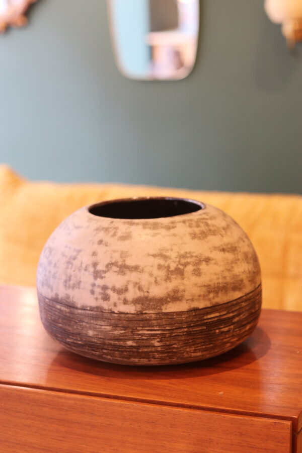 Grand vase boule en grès émaillé, signé J. DERE circa 1960