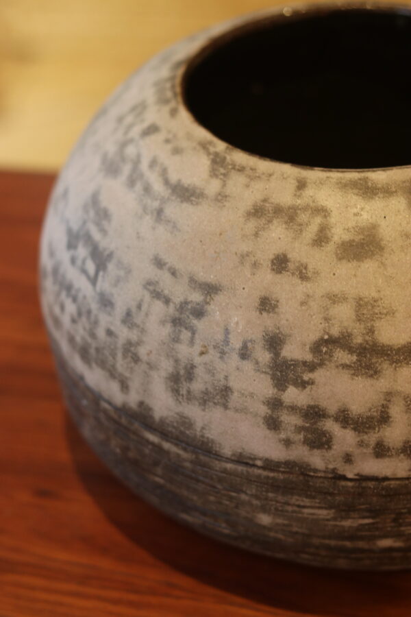 Grand vase boule en grès émaillé, signé J. DERE circa 1960 – Image 4