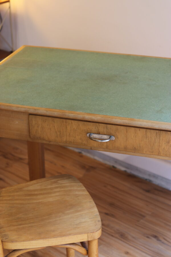 Table de cuisine ou de bureau en bois clair, années 30-40 – Image 9