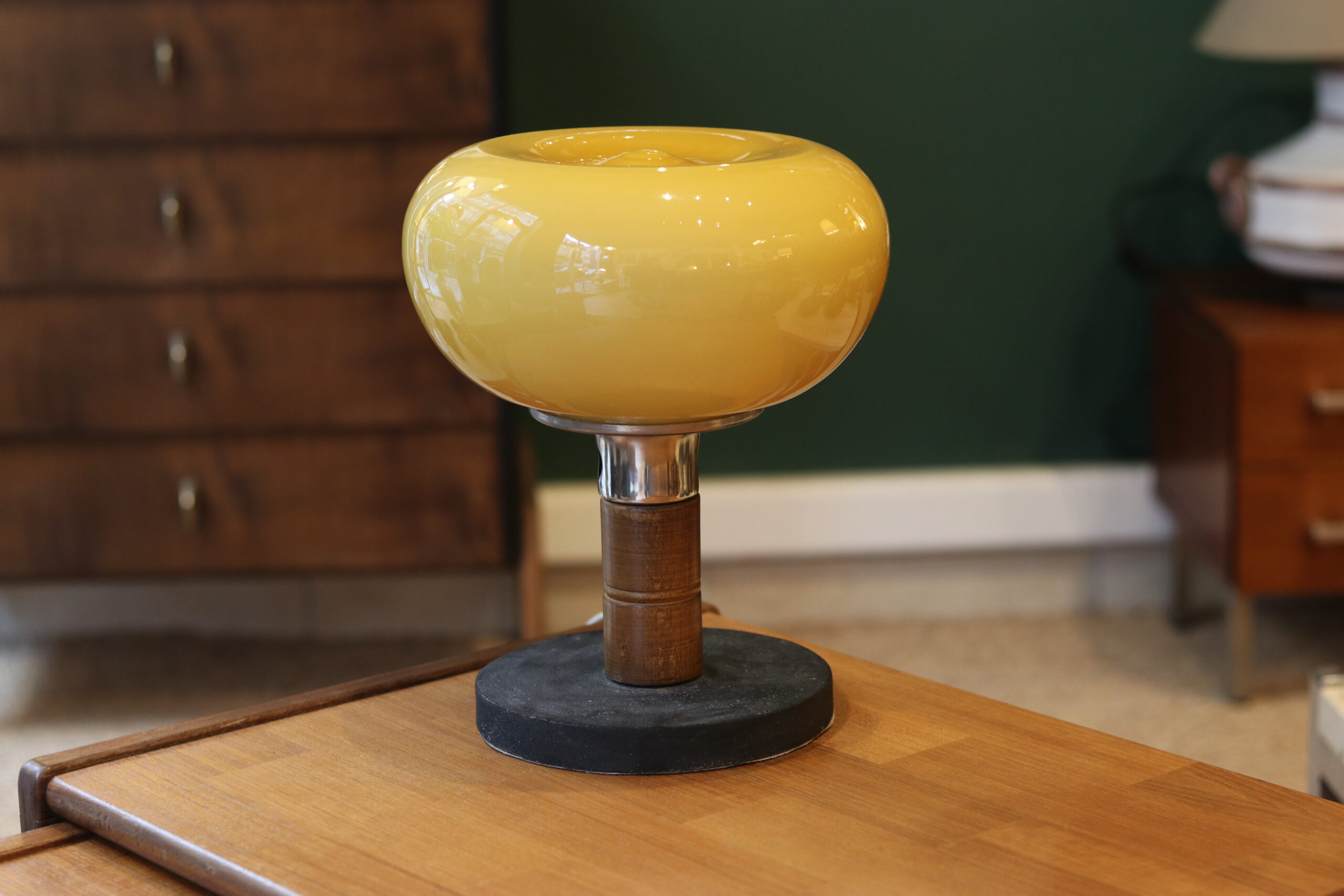 Lampe vintage mid-century — globe en verre ambre, 1960