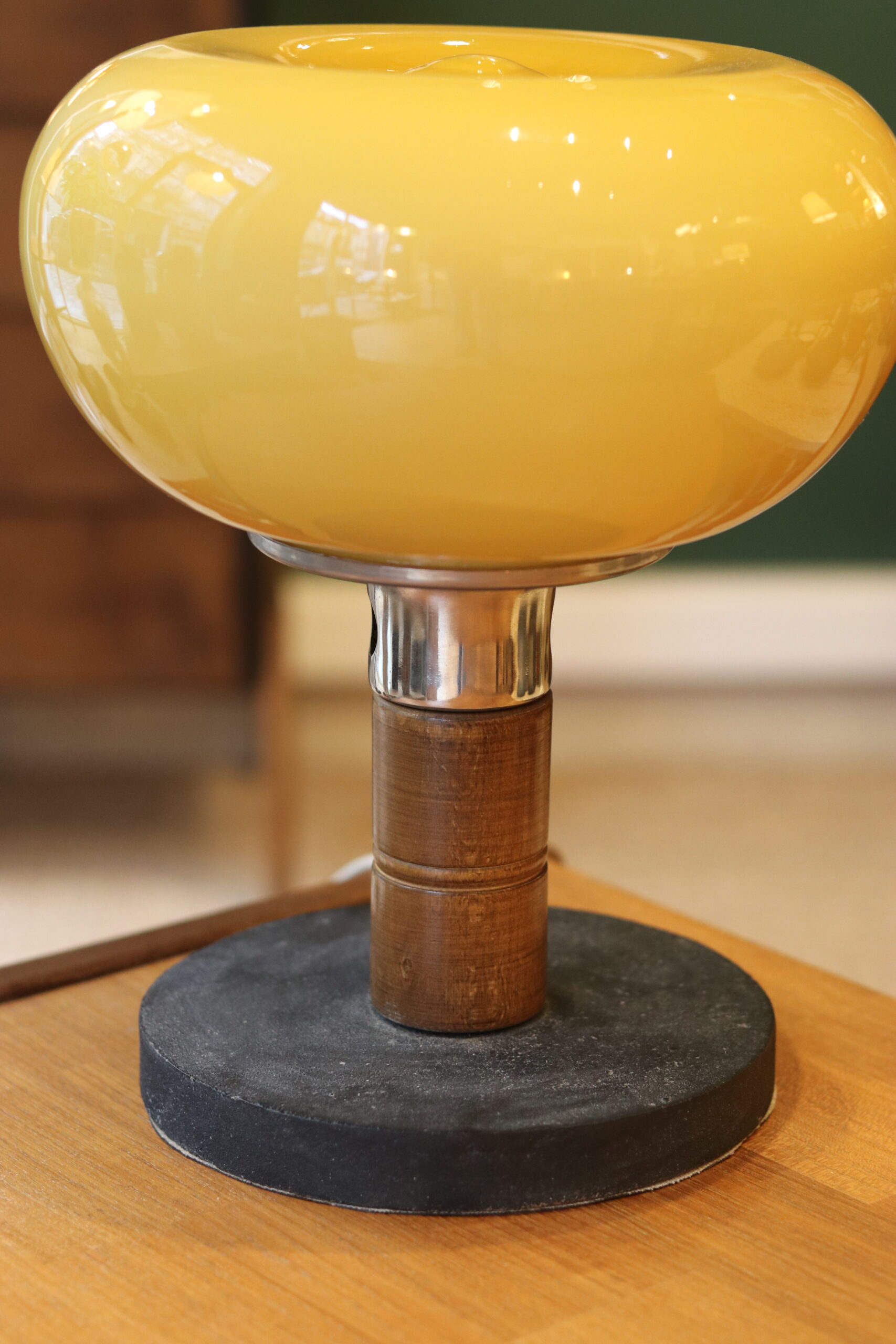 Lampe vintage mid-century — globe en verre ambre, 1960 – Image 3