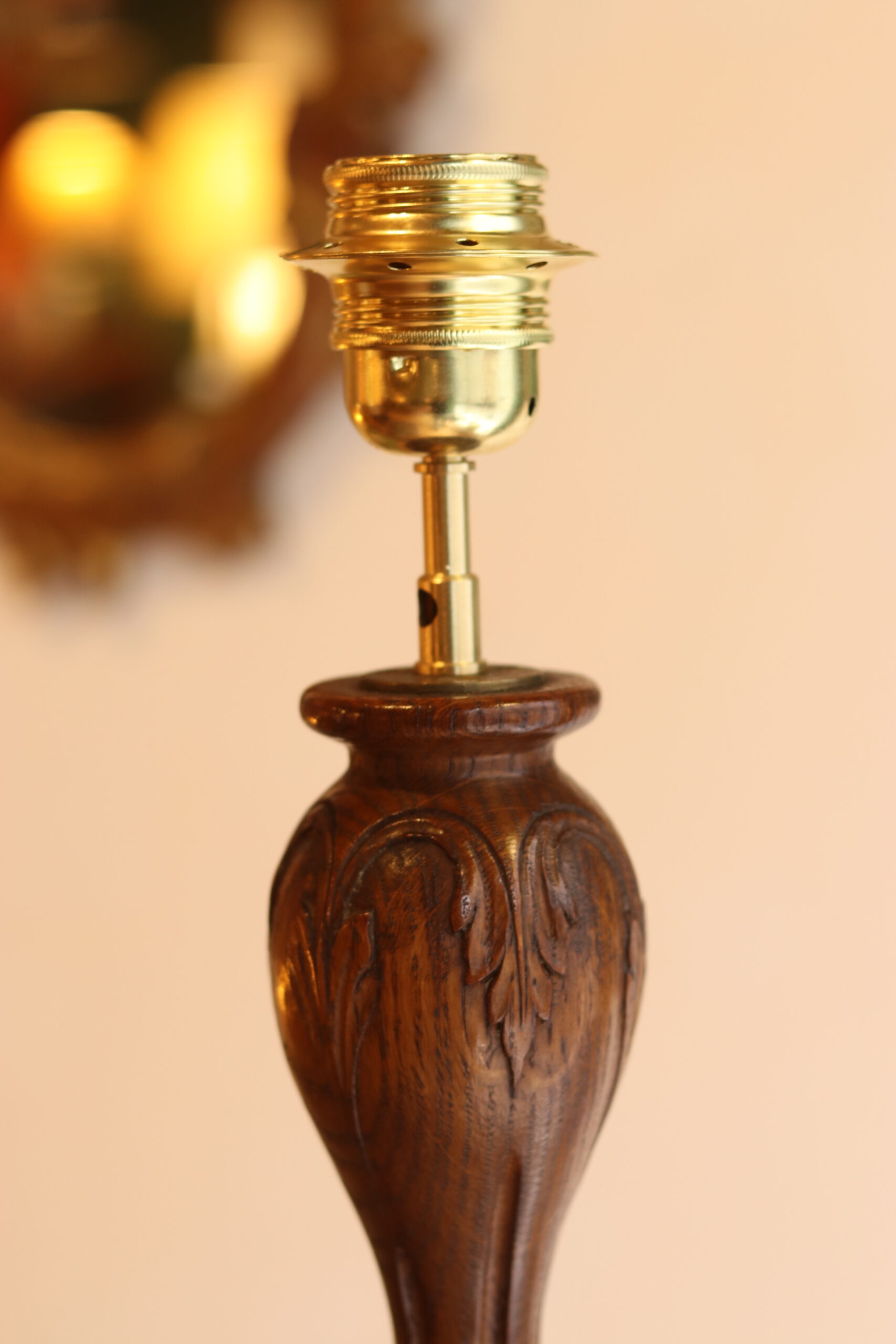 Lampadaire en chêne sculpté Art Nouveau, années 1920 – Image 9