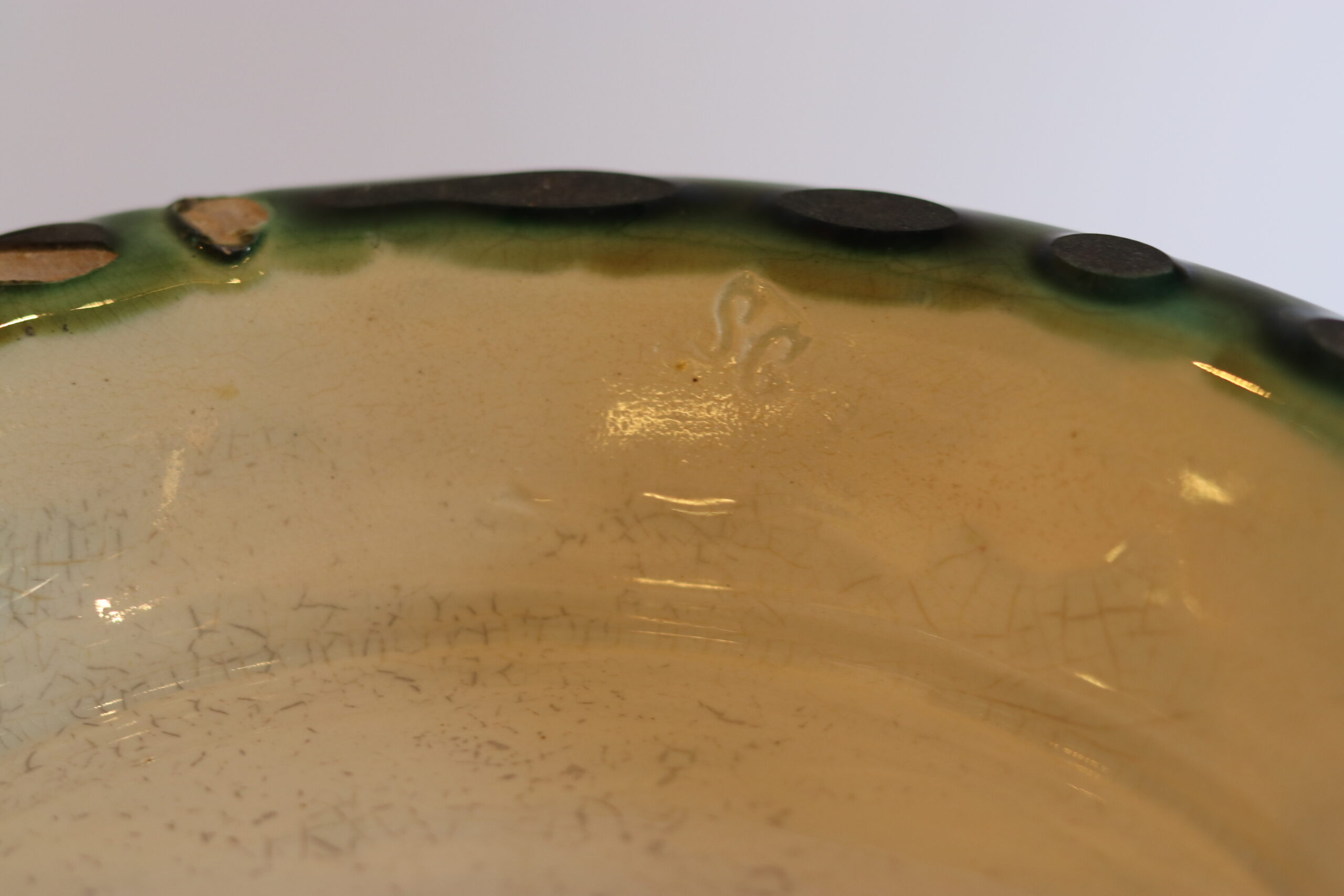 Colonne jardinière Art Nouveau en faïence émaillée flammée vert, Sarreguemines, vers 1900