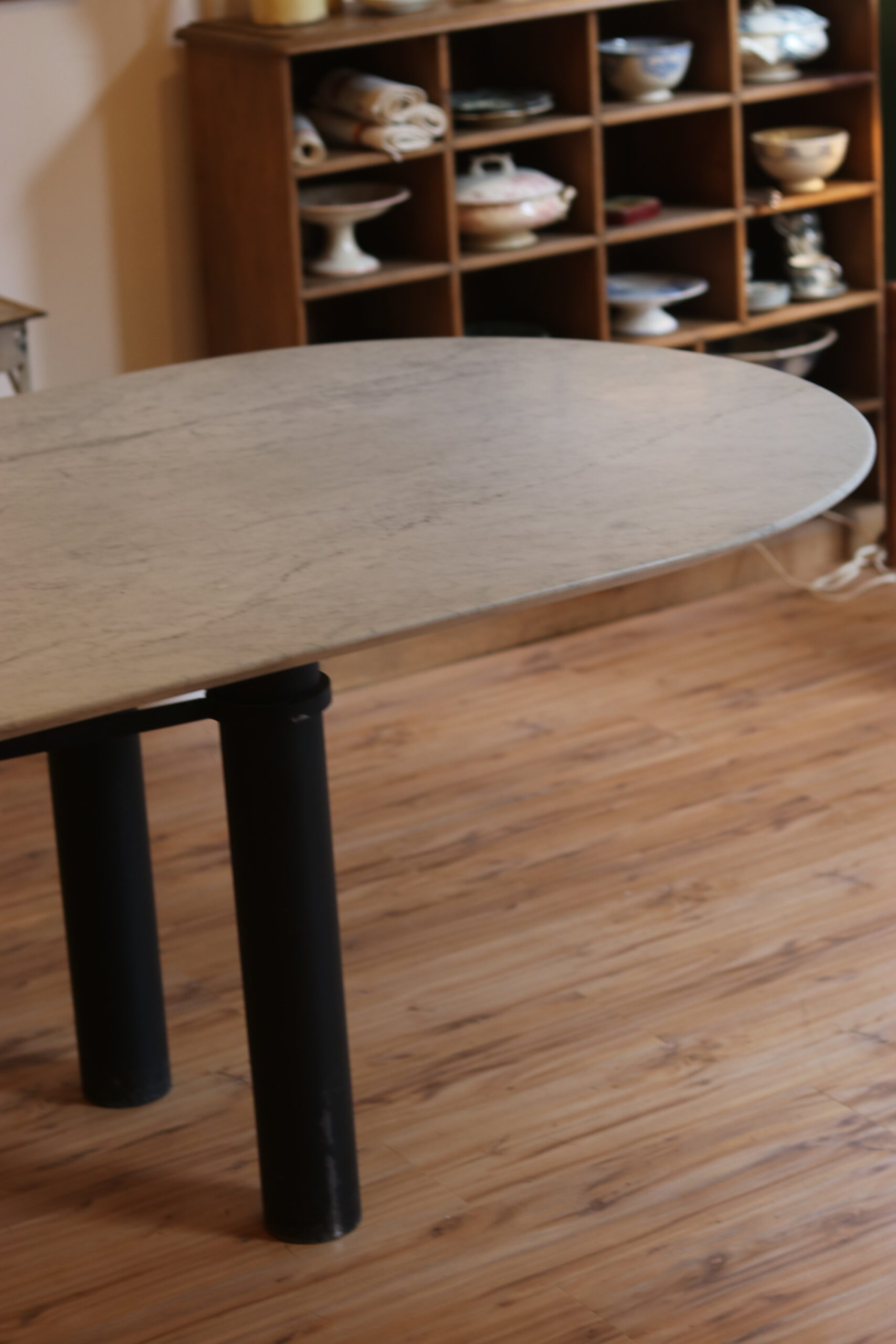 Grande table à manger vintage en marbre de carrare