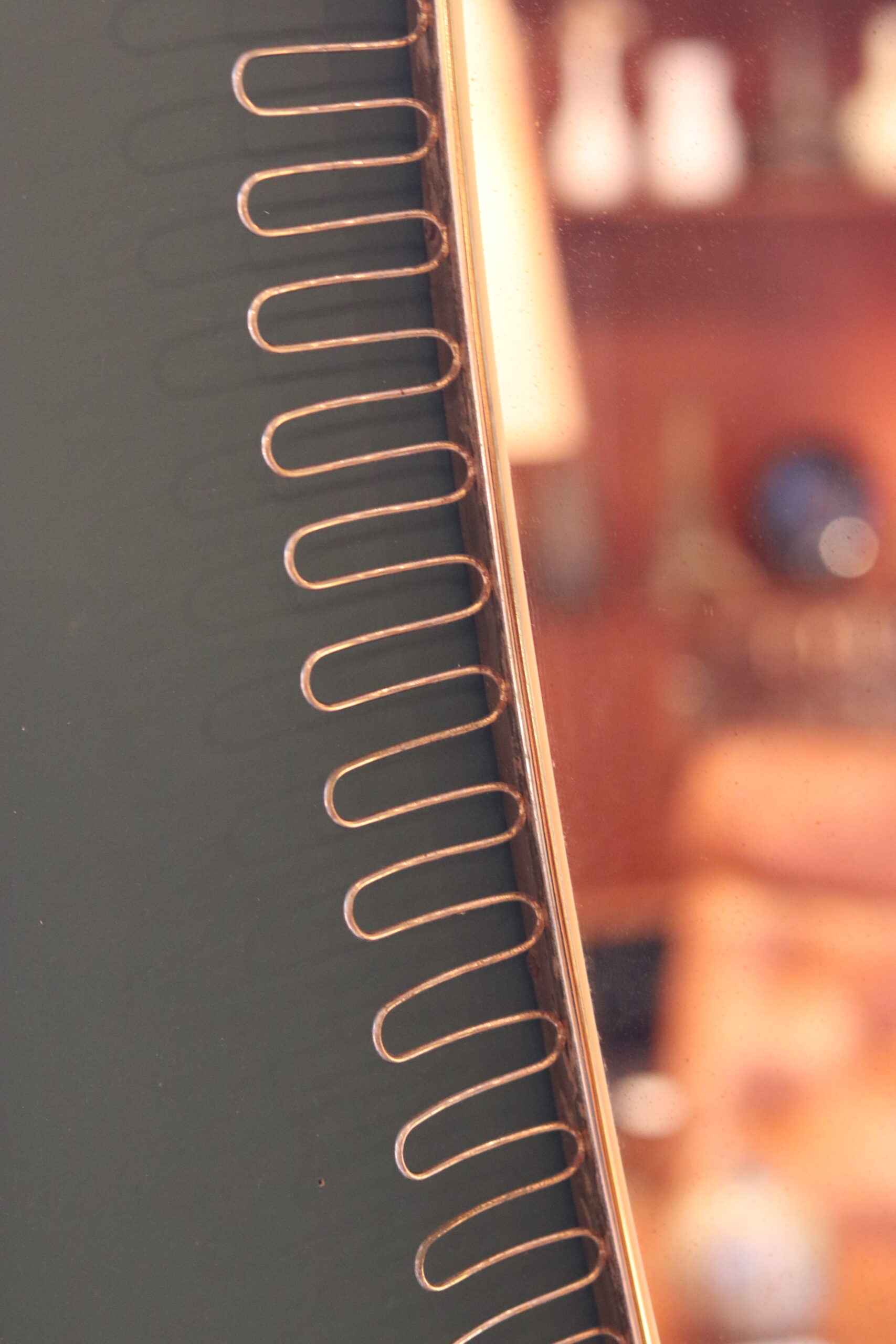 Miroir rétro-viseur vintage années 50-60, en métal doré ajouré