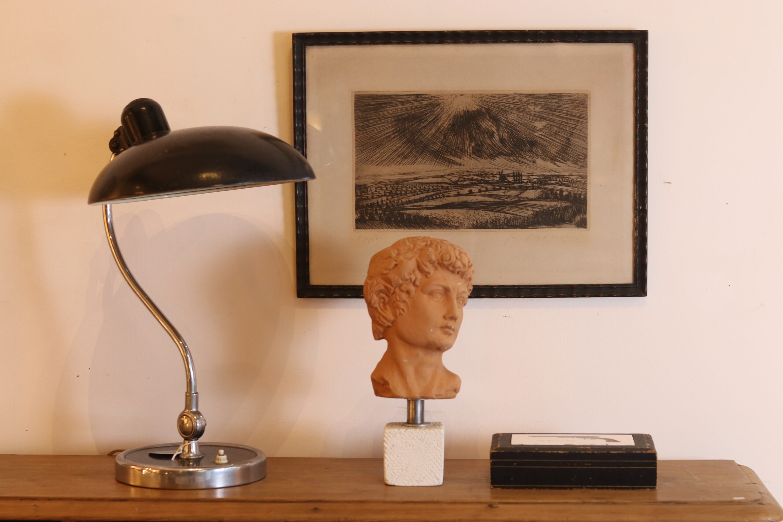 Tête d’Apollon en terre cuite sculptée à la main