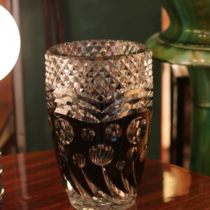 Vase Art Déco en cristal bicolore noir et clair, Val-Saint-Lambert, vers 1925