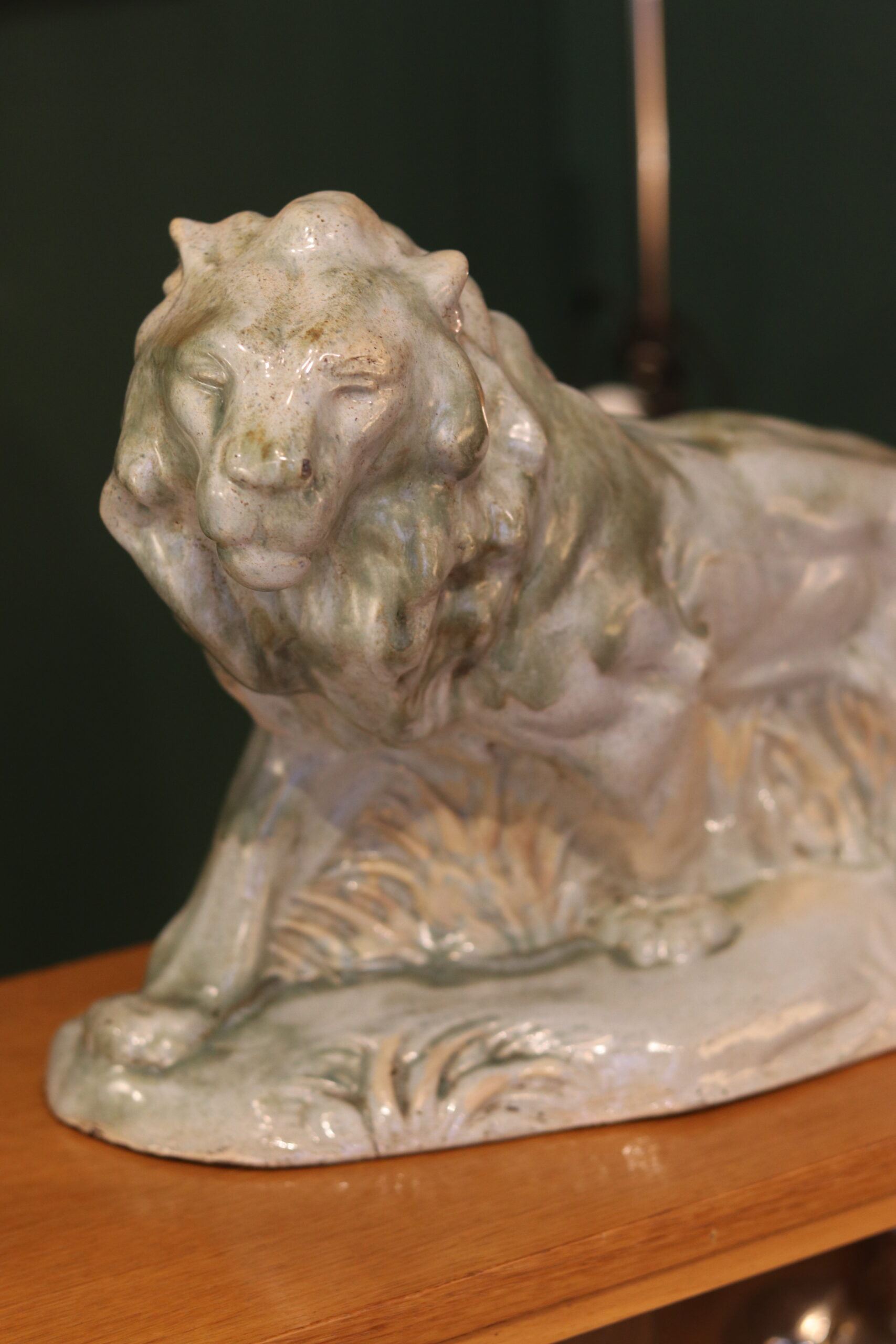 Sculpture en barbotine représentant un lion, manufacture Moulin des Loups, vers 1930 – Image 7