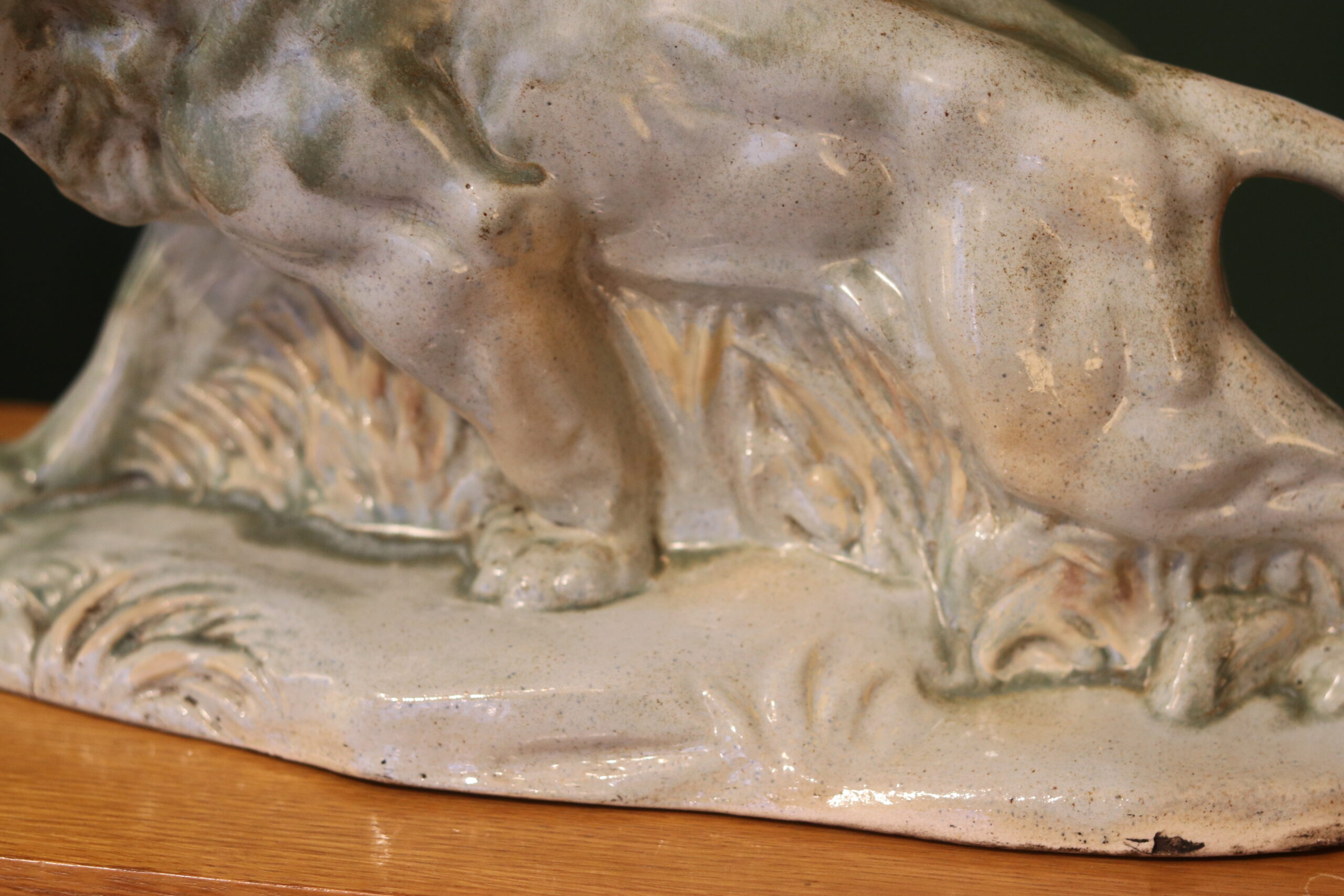 Sculpture en barbotine représentant un lion, manufacture Moulin des Loups, vers 1930 – Image 5